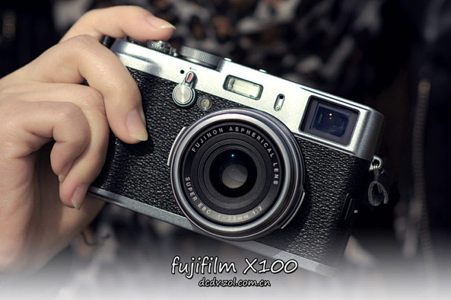富士（Fujifilm）X100