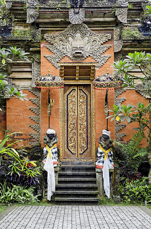 印尼巴厘岛的传统寺庙门