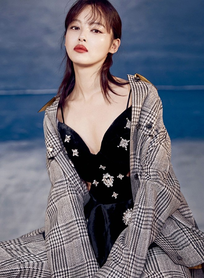 辛芷蕾性感妩媚时尚写真