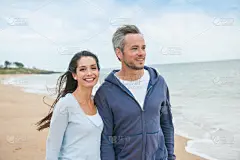 海滩,异性恋,拿着,注视镜头,自然美,水平画幅,沙子,女朋友,手牵手,夏天