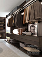 The best of luxury closet design in a selection curated by Boca do Lobo to inspire interior designers looking to finish their projects. Discover unique walk-in closet setups by the best furniture makers out there. #bocadolobo #luxuryfurniture #exclusivede