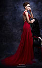 #婚礼##婚纱##婚纱礼服##礼服##新娘#[imior.com]酒红色单肩长拖尾镂空露背敬酒服【购买请戳来源！】