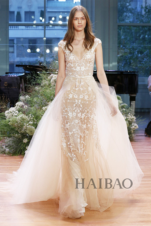 Monique Lhuillier 20...