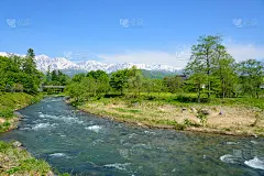 长野Ooide公园的四郎马山和姬川河