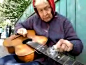 街头艺人：国外老奶奶的吉他演奏