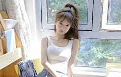 4k 小清新 阳光 居家 美女壁纸