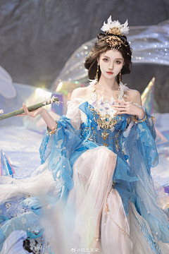 【身体参考】姿势·动作·cos-花瓣网|陪你做生活的设计师