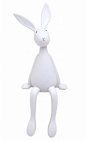 Super leuk konijn Joseph Rabbit is een tijdloos ontwerp van Rose in April. De nachtlamp staat erg mooi op je nachtkastje, bureau, op een plankje boven de com...
