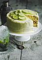 Who doesn't love Mojito? Serve Mojito Cakes at your wedding and this would definitely make your guests too happy they could cry.: 