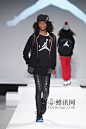 蜂讯网：欣赏【全集】高清大图及【细节】#童装##童装时装周##2015秋冬童装

#-------------------------------------------------------------------------------- Jordan 2015秋冬纽约童装发布会