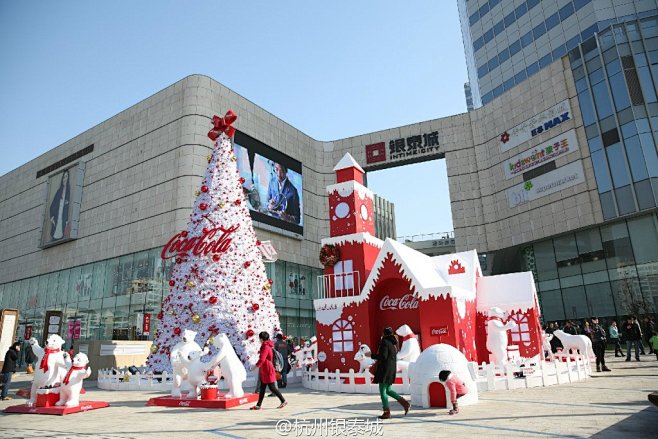 杭州银泰城圣诞节可口可乐北极熊美陈装饰_...