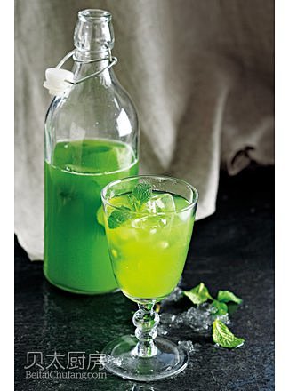 J特色
鲜榨的黄瓜汁有一股浓郁的清香味，...