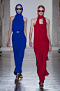 Versace Fall 2018 Ready-to-Wear Fashion Show : The complete Versace Fall 2018 Ready-to-Wear fashion show now on Vogue Runway.