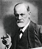 西格蒙德 佛洛伊德（Sigmund Freud，1856年5月6日－1939年9月23日），奥地利精神分析学家，犹太人。精神分析学的创始人,称为“维也纳第一精神分析学派”以别于后来由此演变出的第二及第三学派。著作《梦的解析》、《精神分析引论》等。提出“潜意识”、“自我”、“本我”、“超我”、“俄狄浦斯情结”、“性冲动”（Libido）等概念，认为人类男性天生具有弑父娶母的欲望和恋母情结（即俄狄浦斯情结，参见：俄狄浦斯），女性天生具有弑母嫁父的欲望和恋父情结（又叫厄勒克特拉情结，参见：厄勒克特拉），以及儿童