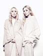 Mary-Kate & Ashley Olsen for Net-a-Porter 时尚摄影--创意图库