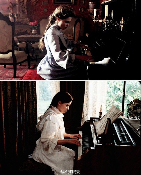 弹钢琴的两位少女，分别在A Room w...