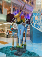 2012年香港圣诞节的荃湾广场装饰主题是「森之雪国」展品是由美国的「胡桃夹子博物馆」中精选的70件精品
