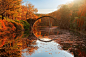 德国的这个拱桥被认为是最美的桥梁样式。
Autumn lake by Daniel Řeřicha on 500px