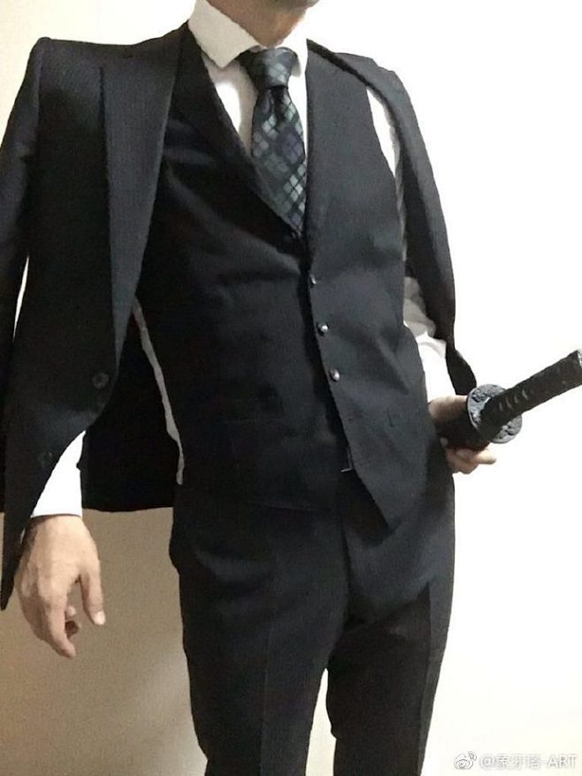 西服男杀手 看看就行啦，口水擦一擦~~ ...