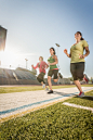 公园,人,生活方式,运动,户外_155430773_Young Adult Women Sprinting_创意图片_Getty Images China