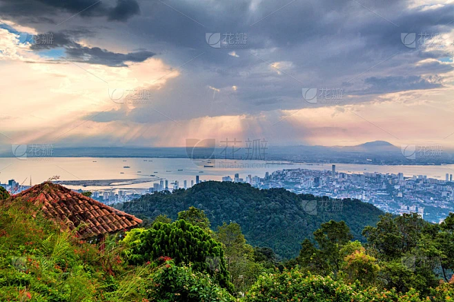 黎明时分从槟城山眺望乔治城