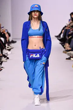 {现代系列}实拍男，女性时装（潮流）...