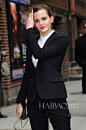 【图】造型日历2014春季篇：艾玛·沃特森 (Emma Watson) 轻熟女吸烟装，白衬衫+黑西装+尖头高跟鞋