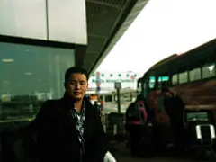 离开这个国家之前，同事要我帮他留张影。再见，Japan！,素儿