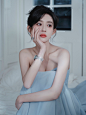 孟子义 蓝色抹胸裙 (1)