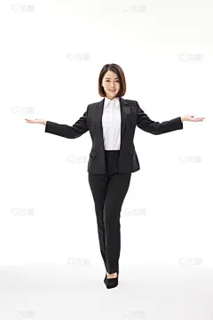 人物系列双手举起张开的职业女性全身照