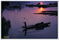 幽默靓妹#摄影#精彩图文《渔舟唱晚》， 拍摄者：上饶捕风捉影。 www.xiangshu.com 原图文链接：