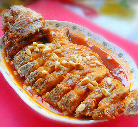 茄汁松子鱼

食材：550g黄花鱼、适量...