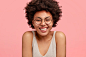 joven-afroamericana-anteojos-redondos_273609-10374.jpg (1380×920)