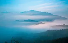 流云舒卷，无法见证沧海桑田。晚风轻拂，也只是做片刻的逗留。
｜唯美风景电脑壁纸｜ ​​​​