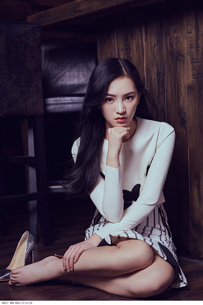 19:27:04 泡沫之夏>女主角:黄灿灿z-照片荏苒d同采自img1qn