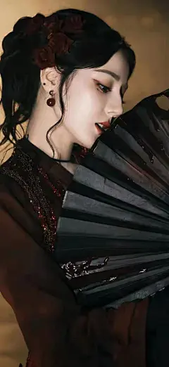 美女壁纸～迪丽热巴，这烟熏妆配上...@霁枫壁纸的动态