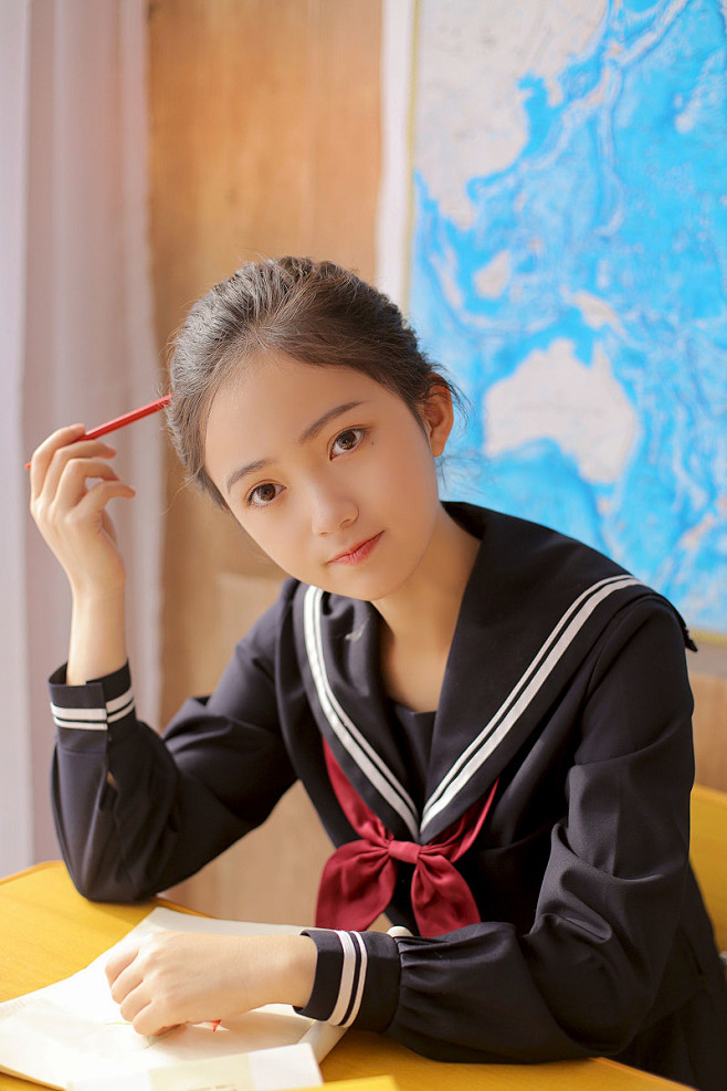 JK制服可爱萝莉美少女室内写真图片_美女...