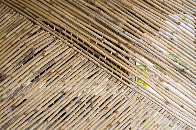 竹墙。传统的越南小屋。