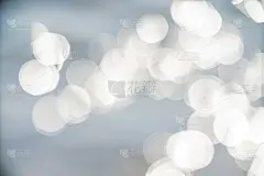 背景散景眩光在水面上