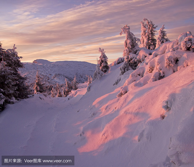 冬天山日落
Winter mountai...