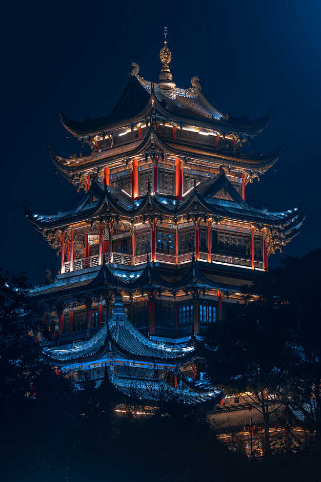 鸿恩寺夜景