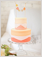 一些精致小巧的婚礼翻糖蛋糕，小清新的风格