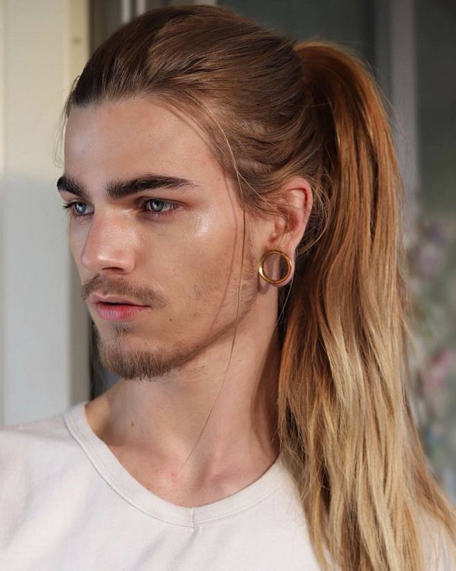 c9hkg1wm从小wei威wei转采于2020-02-06 13:20:42男 长发男c9hkg1wm该