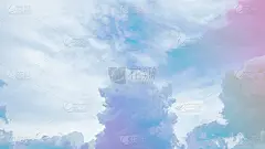 美丽抽象的彩虹图像清新的空气多色的天空蓬松的云柔和的白云。彩色层。