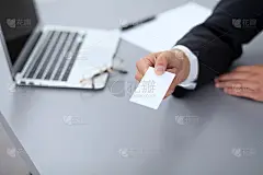 特写商人给一张名片