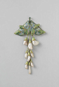 19世纪巴黎新艺术运动的天才艺术家René Lalique，介绍过他很多次，但每次看到新图都会被震撼。René Lalique把自己融入大千世界，探索自然界中一切能用于装饰的元素，也就造就了与以往任何时代都不一样的珠宝。 ????@北坤人素材