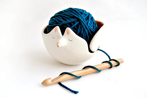 Ceramic Fox Yarn Bow...