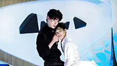 Vision｜田栩宁 ✘ 梓渝
xql看镜头
修图壁纸 （还是办公室花絮） ​专栏 · ChiWu_Vision | 双人@ChiWu_Vision，采集@屿堍