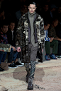 Louis Vuitton Fall 2018 Menswear Fashion Show : The complete Louis Vuitton Fall 2018 Menswear fashion show now on Vogue Runway.