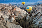 翱翔在贺岁片土耳其的热气球 - 我的现代都市